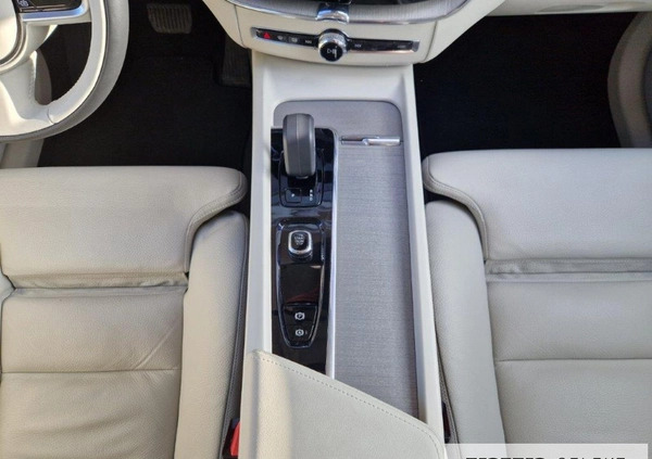 Volvo XC 60 cena 209900 przebieg: 13410, rok produkcji 2023 z Pieszyce małe 497